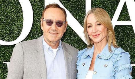 kevin spacey biography married.